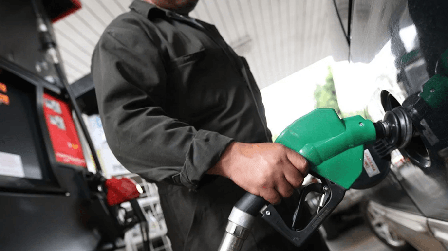 Por los cielos: Gasolina rompe la barrera de los 22 pesos