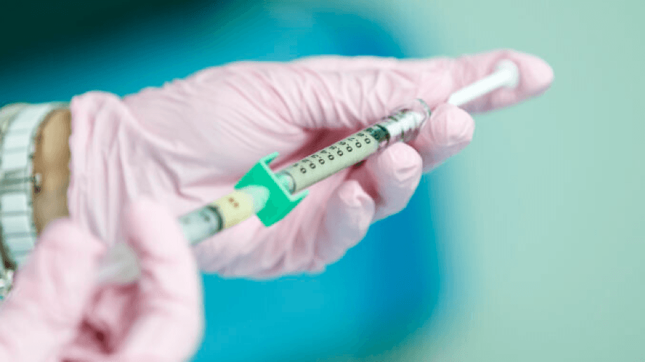 Ya podemos encontrar vacunas anti COVID en farmacias y hospitales 