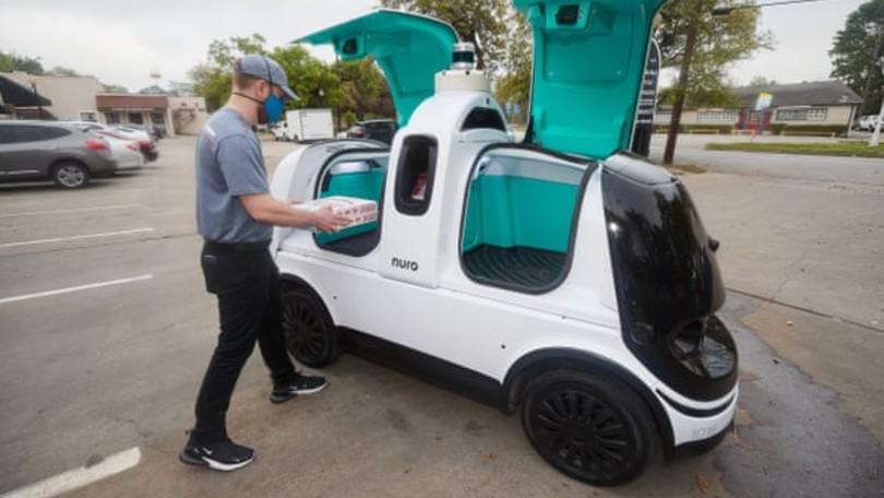 ¡El pizzero es un robot!
