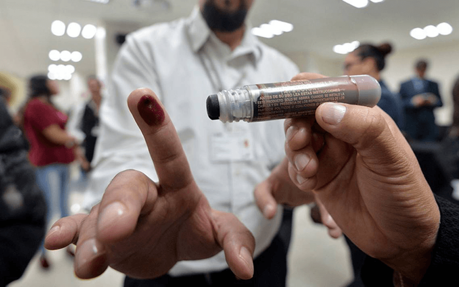 Elecciones: IPN entrega al INE tinta indeleble para las votaciones, aseguran que no transmite el COVID-19
