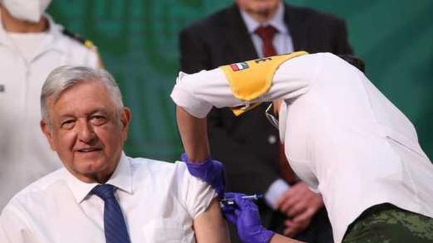 AMLO SE VACUNA CONTRA COVID 19