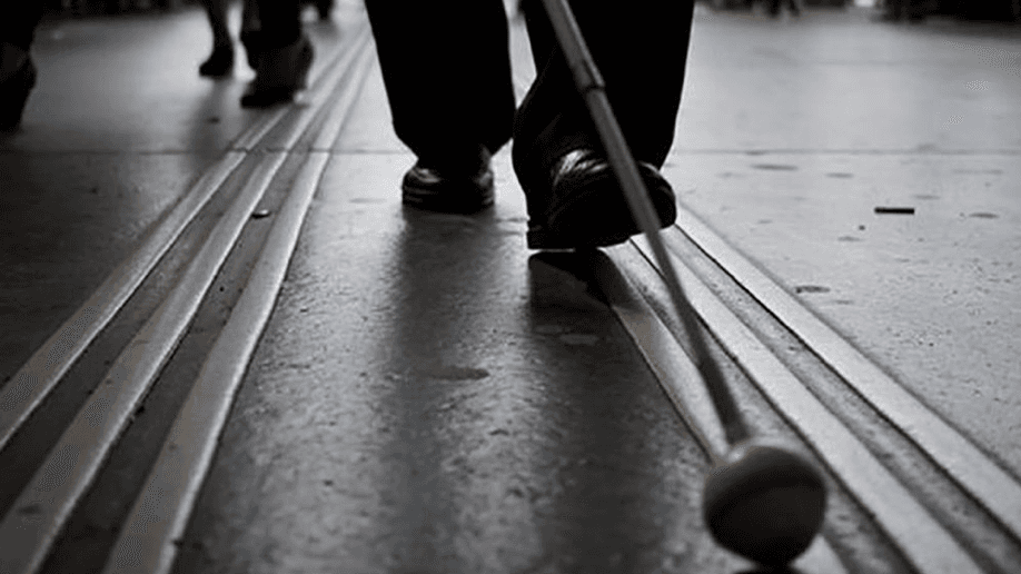 Difunden video de una mujer golpeando a niño invidente en Jalisco