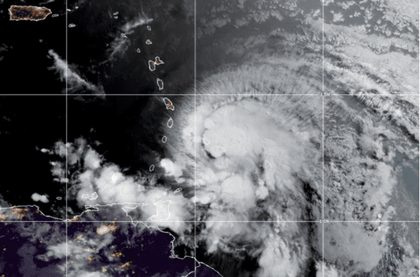 El huracán Elsa toca tierra en Florida