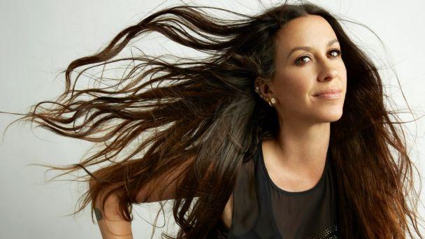 Alanis Morissette confiesa que fue víctima de violación múltiple a los 15 años