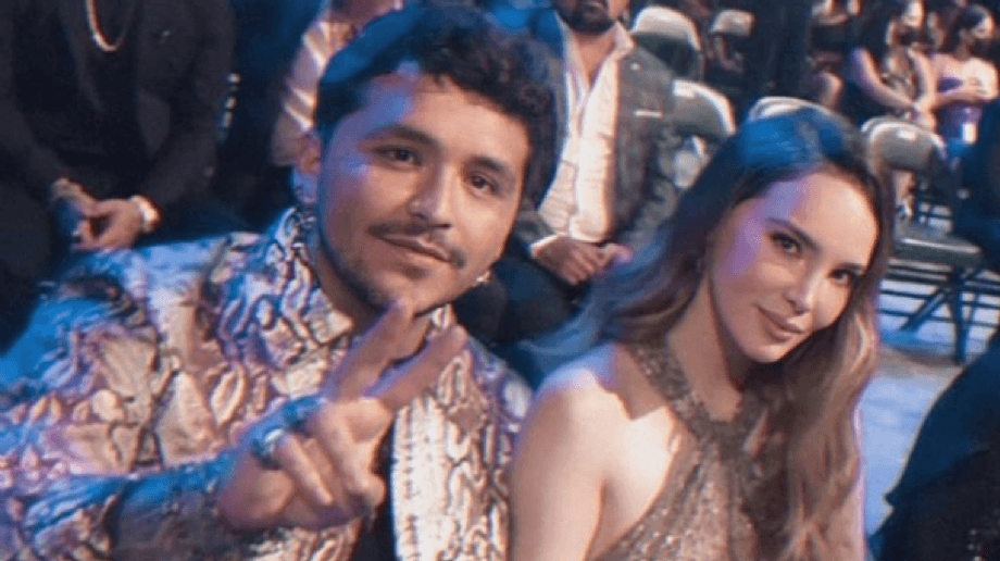 Christian Nodal le dedica premio a Belinda durante los Premios Billboard Latinos 2021