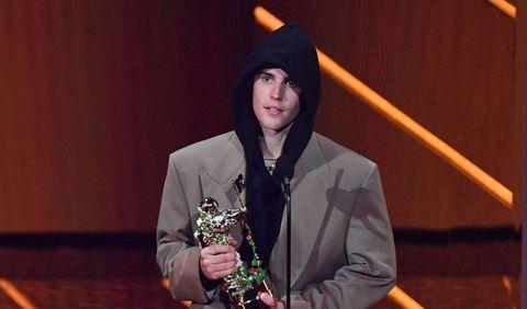 Justin Bieber regresa a los VMA’s con impresionante presentación, y se lleva el premio de Artista del Año