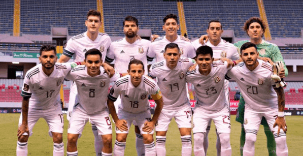 México venció a Costa Rica  y es líder del octagonal de CONCACAF