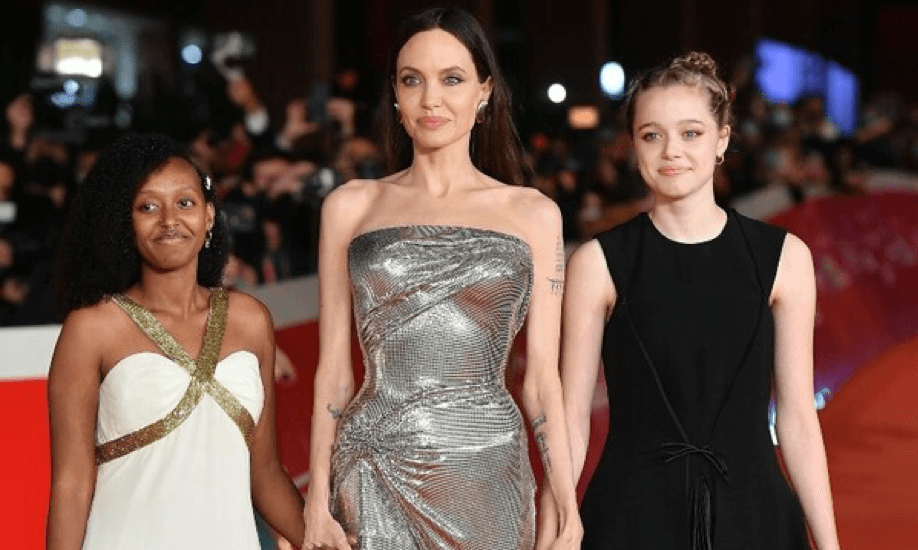 Angelina Jolie vuelve a deslumbrar en la alfombra roja acompañada de sus hijas Zahara y Shiloh
