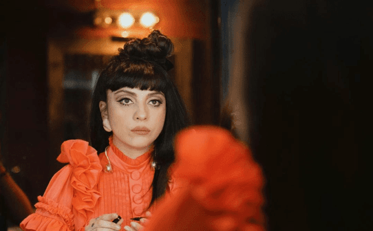¡Baby Bump a la vista! Mon Laferte roba corazones con instantánea de su embarazo