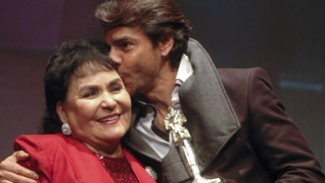 Eugenio Derbez ofrece ayuda a la familia de Carmen Salinas trasladarla a EE.UU?