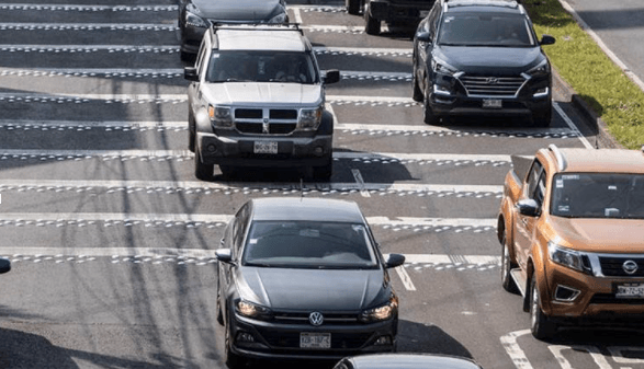 CDMX establece multas a quien emplaque su auto en otros estados