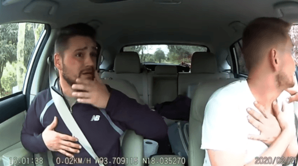 VIRAL: “No pasa nada. Tranquilo, güero”: grupo armado tranquiliza a turistas que detienen