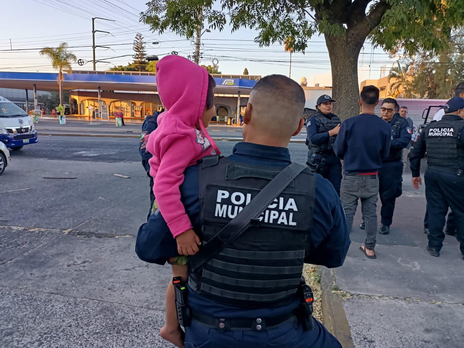 Niña de 4 años fue localizada por Policías de Guadalajara cuando caminaba por la calle