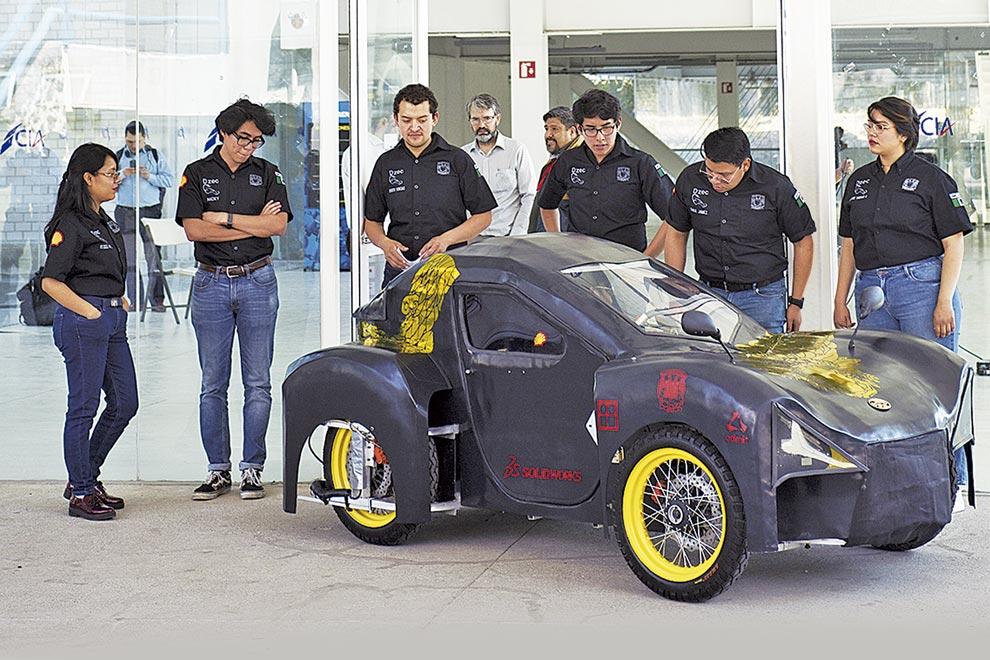 Estudiantes de la UNAM crean un automóvil eléctrico 