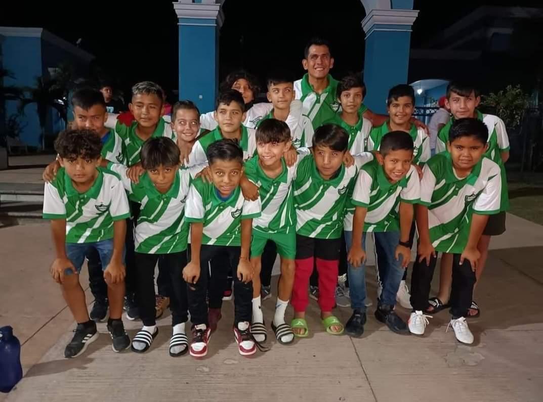 Una persona fallecida y nueve lesionadas dejó la volcadura de un camión en la autopista Guadalajara-Tepic