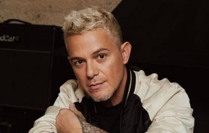 Alejandro Sanz terminó su relación y fue estafado por un amigo cercano