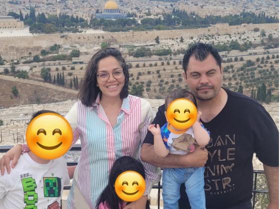 Familia irapuatense se encuentra varada en Jerusalen en medio de un Israel en guerra