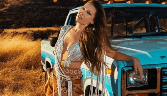 Thalía lanza corrido tumbado y fans tienen sentimientos encontrados 