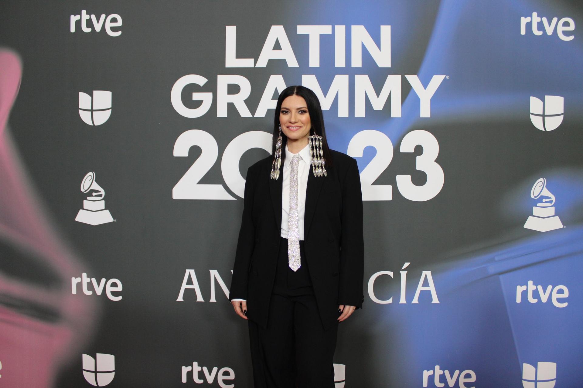 Laura Pausini fue reconocida por 30 años de carrera musical 