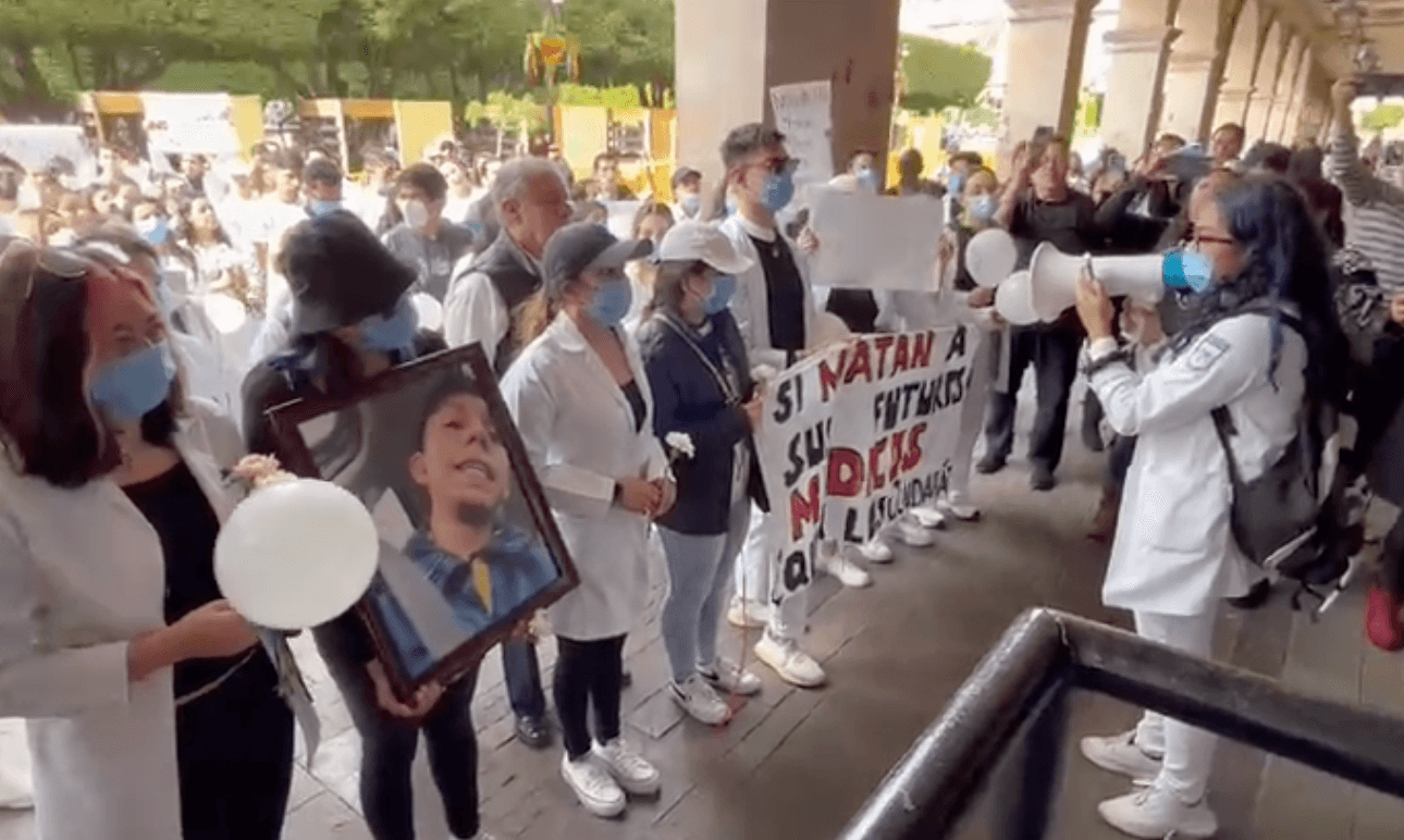 Protestan estudiantes, amigos y familiares para poner alto a la violencia en Celaya