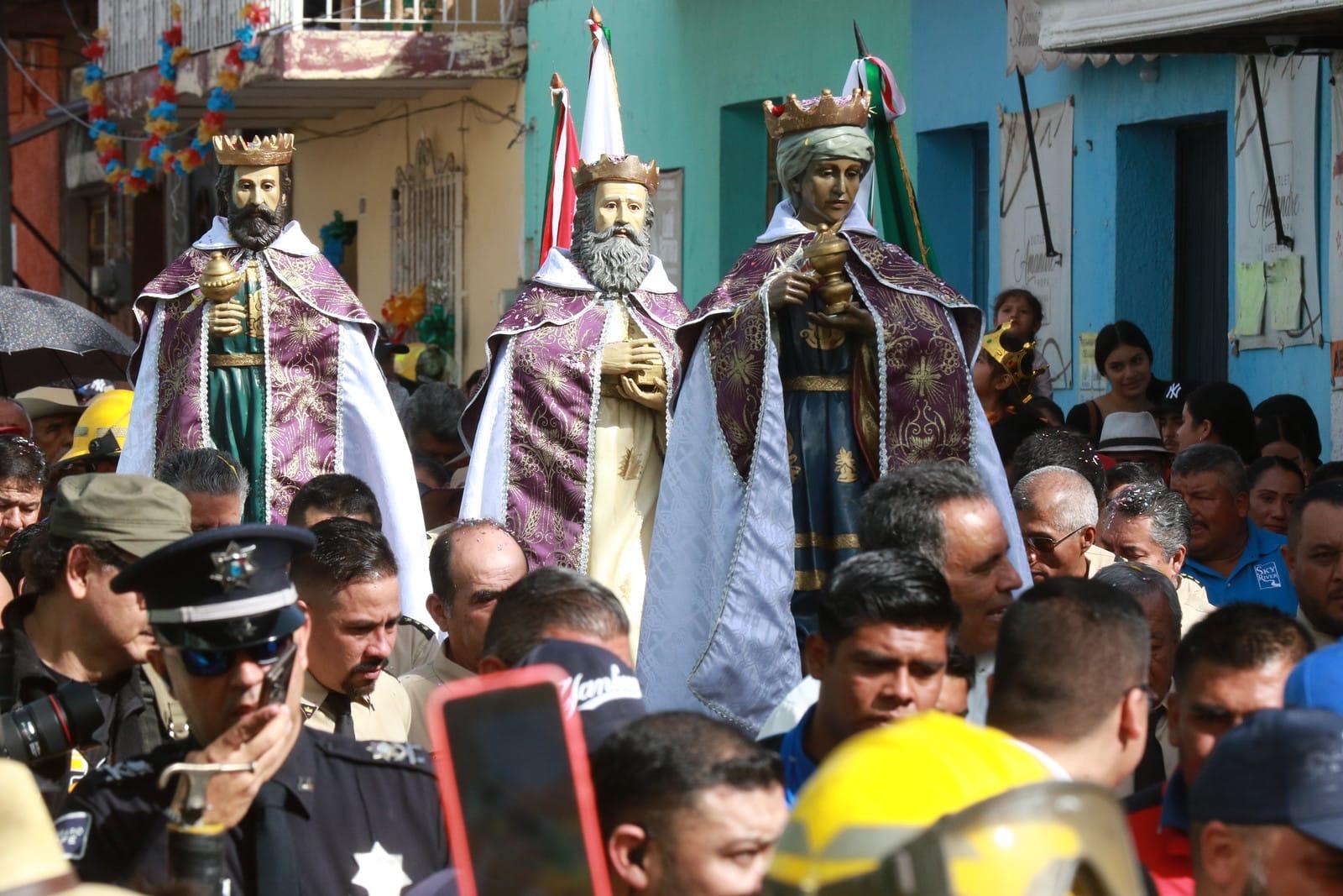 Visitan Reyes Magos a millón y medio de feligreses en Cajititlán