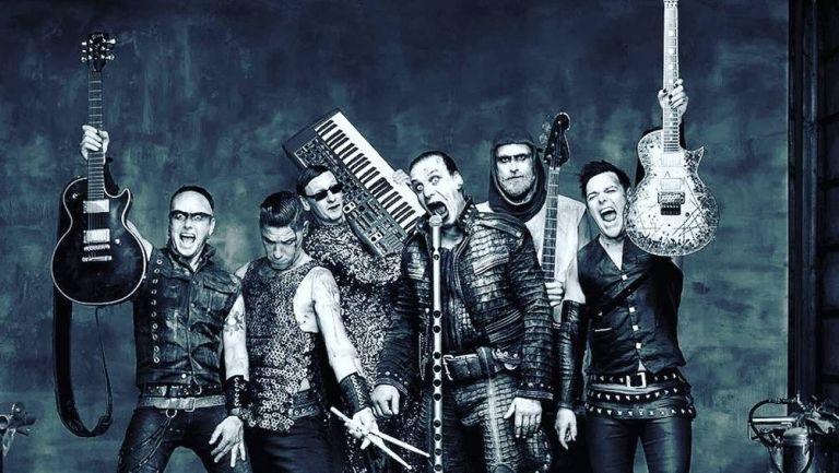 Till Lindemann hace tributo a héroes del silencio en Guadalajara