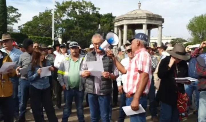 Habitantes Ciudad Guzmán, Jalisco; protestan por alza en el predial