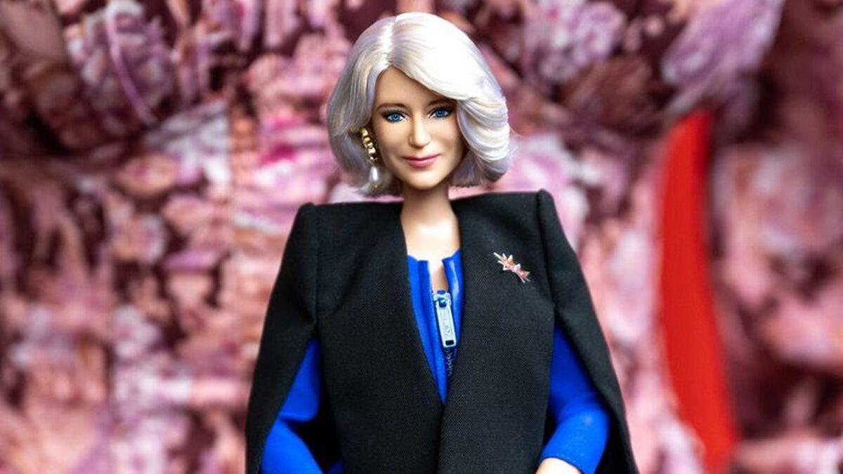 Mattel lanzó una Barbie de la reina Camila de Inglaterra