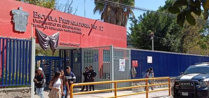 Estudiante provoca movilización por presunto ataque a preparatoria de la Universidad de Guadalajara