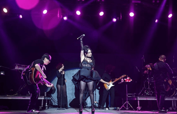 Belanova decepciona en su regreso a los escenarios