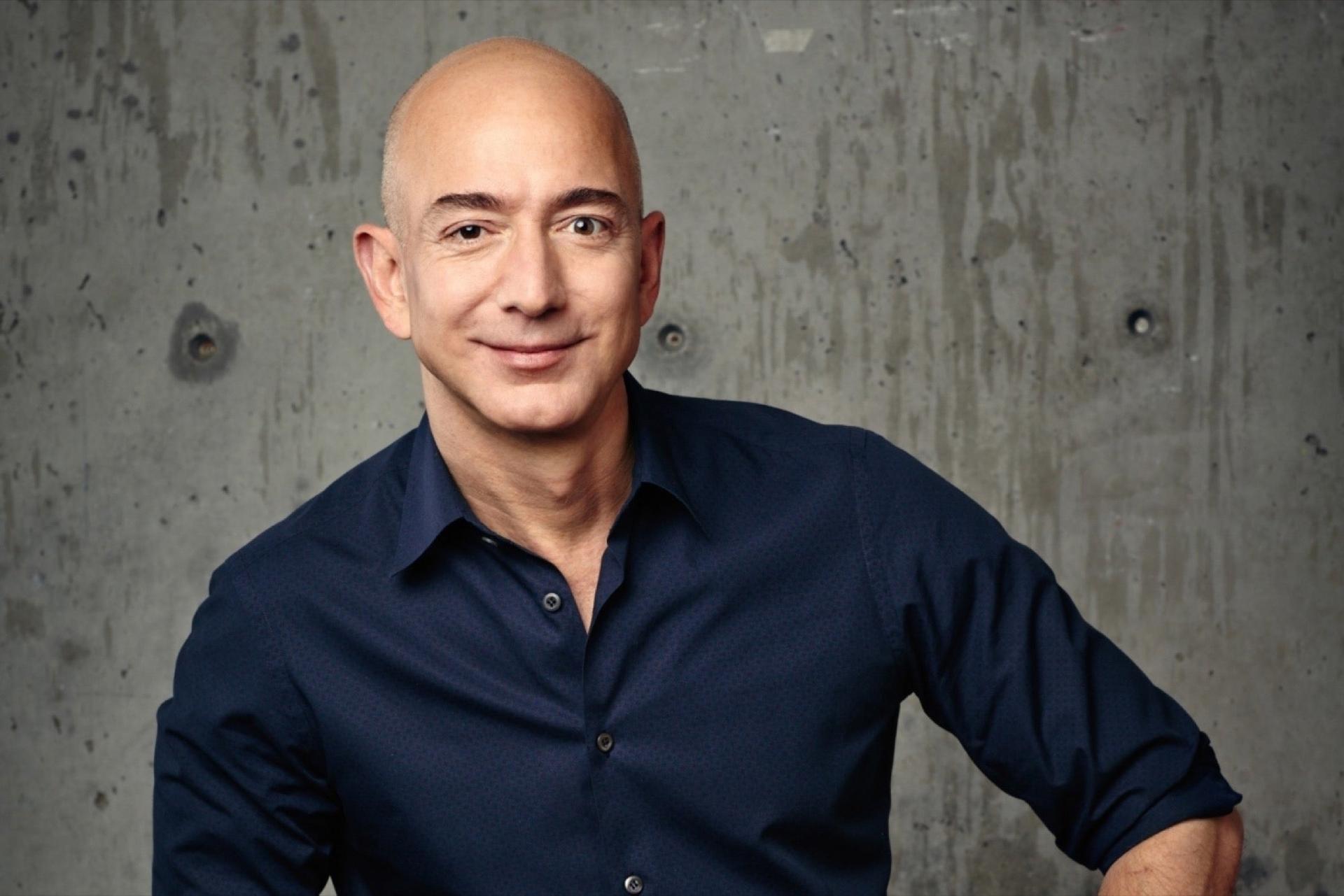 Jeff Bezos es el hombre más rico del mundo 