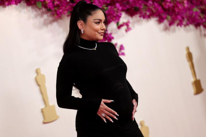 Vanessa Hudgens llegó embarazada a los premios Oscar 2024