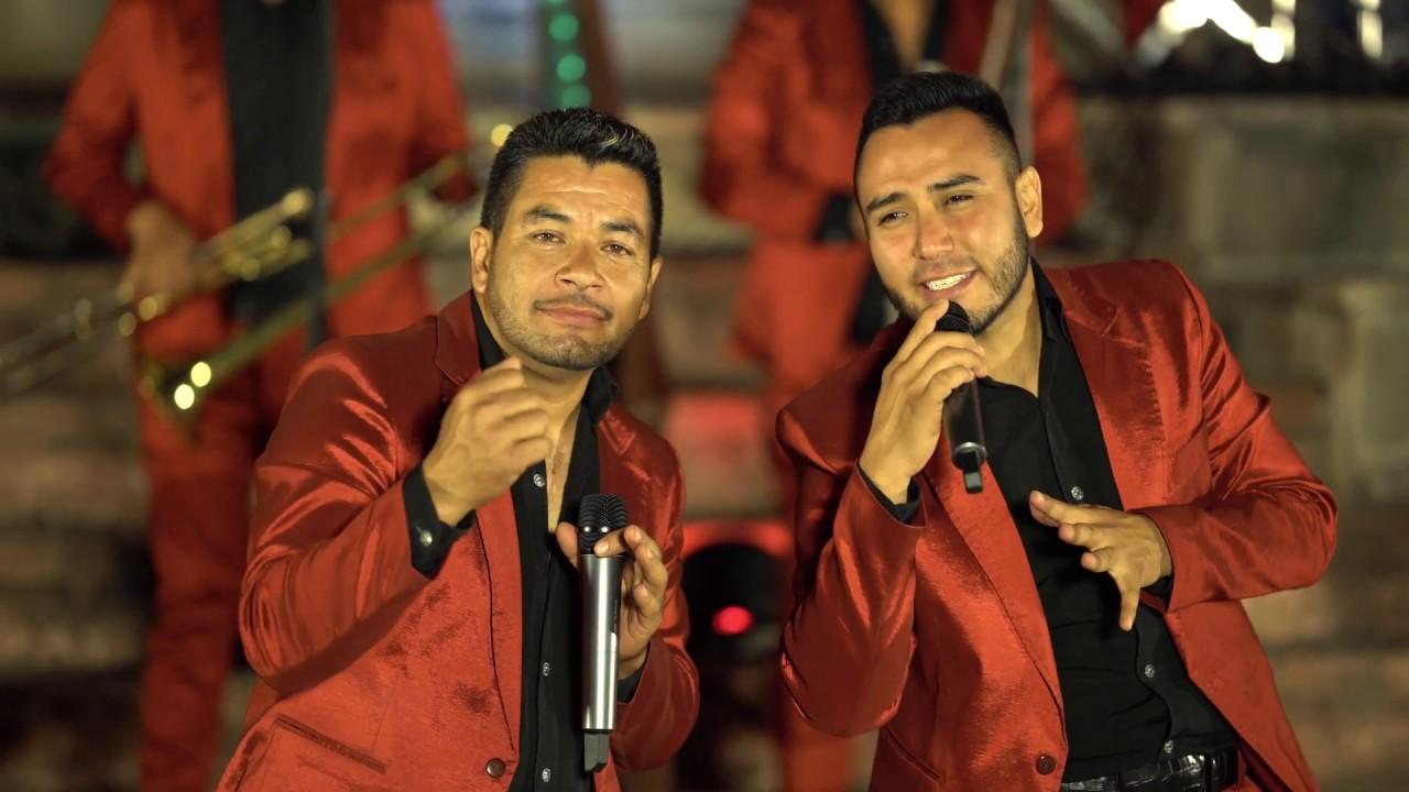 Adán Lozano y la Banda El Pueblito visitan  “La Cueva de La Bestia”