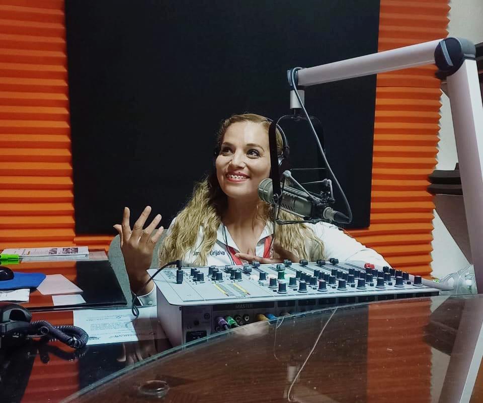 Janneth Grijalva celebra cuarto aniversario del programa “ Me Siento Súper” En Súper 96.5
