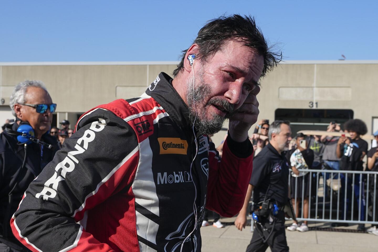 Keanu Reeves debuta como piloto de carreras