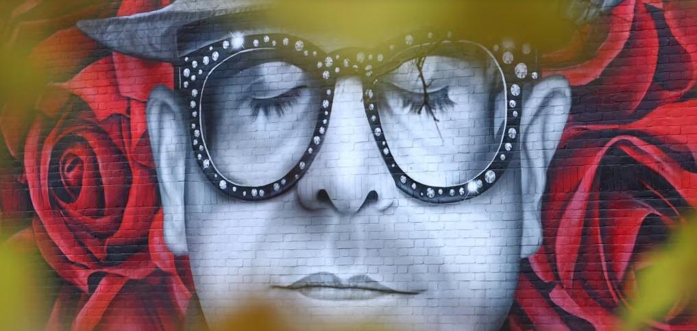 ¿Elton John perdió por completo la vista?