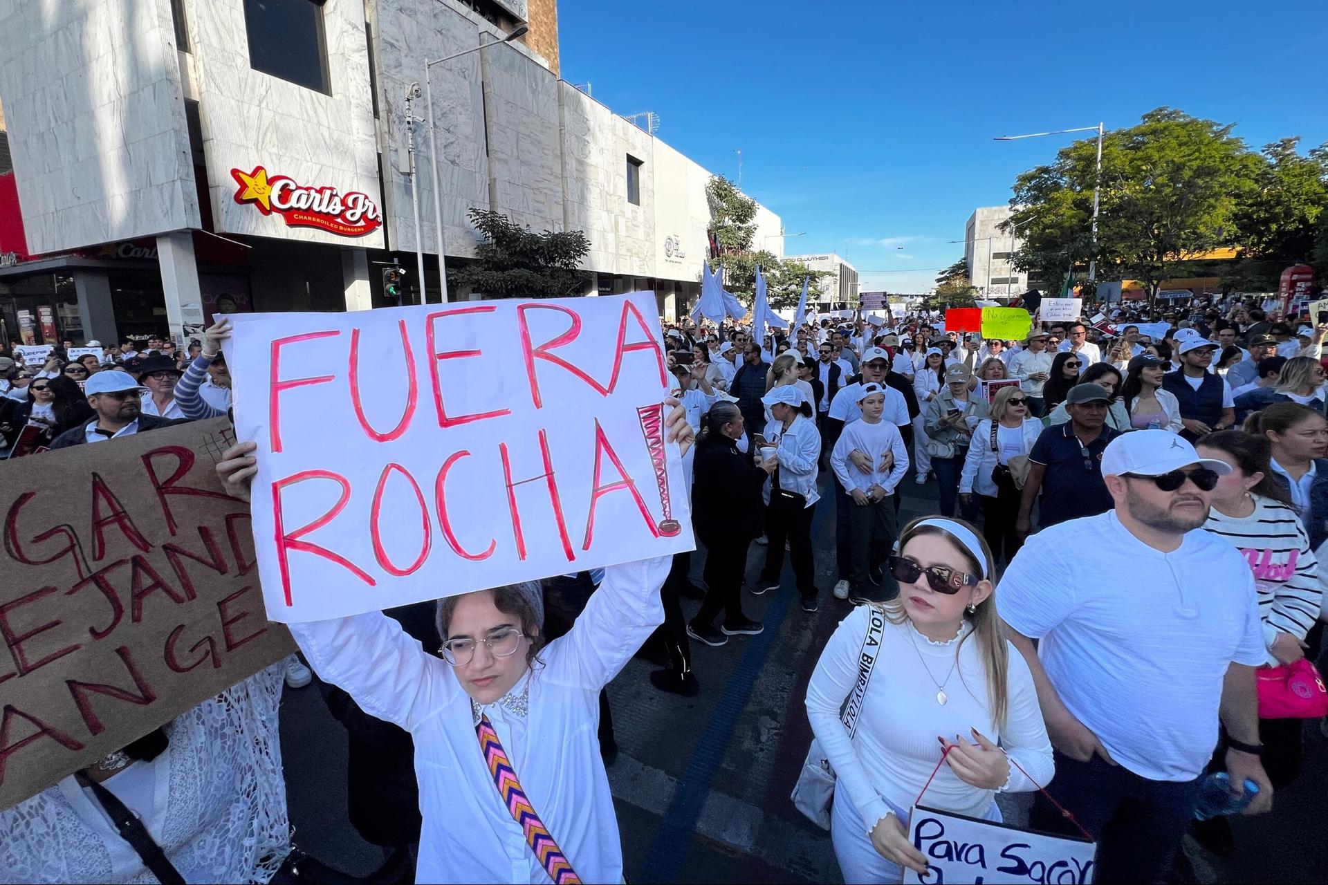 Segunda “marcha por la paz” en Culiacán exige la salida de Rocha Moya 