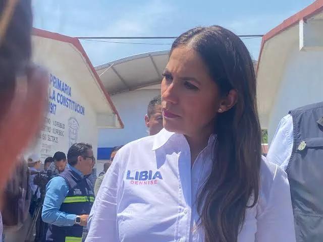 Gobernadora de Guanajuato impulsa un cambio retirando la chatarra de escuelas