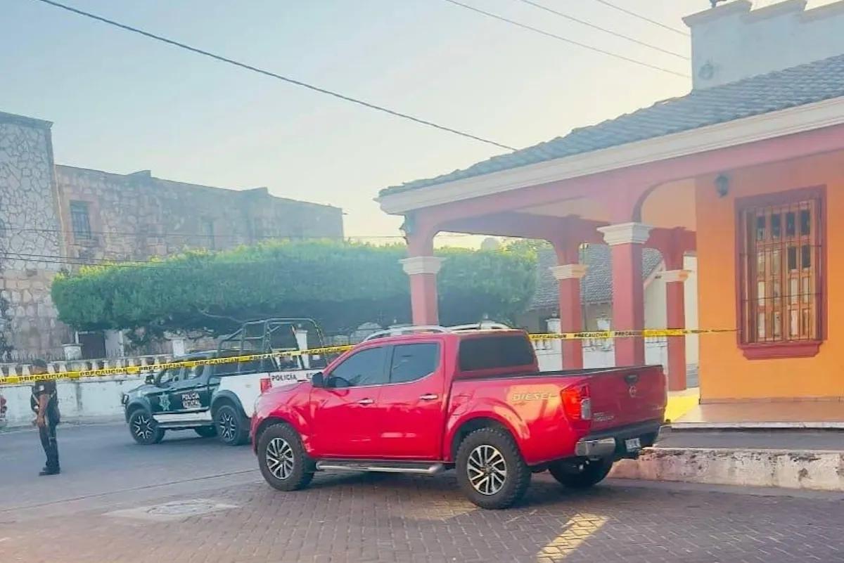 Atacan a balazos Presidencia de Huajicori Nayarit