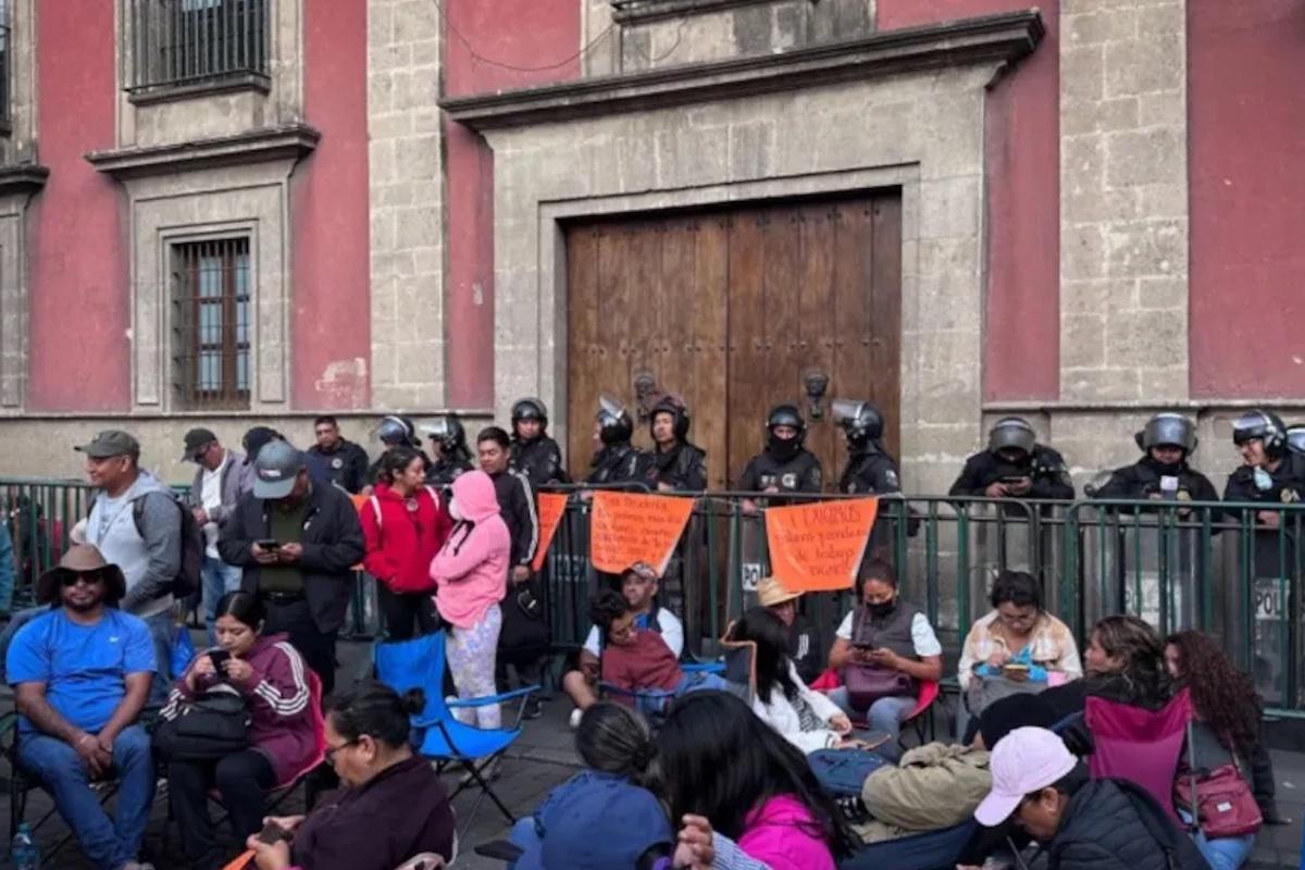 Sheinbaum no acepta reunirse con maestros y critica los bloqueos