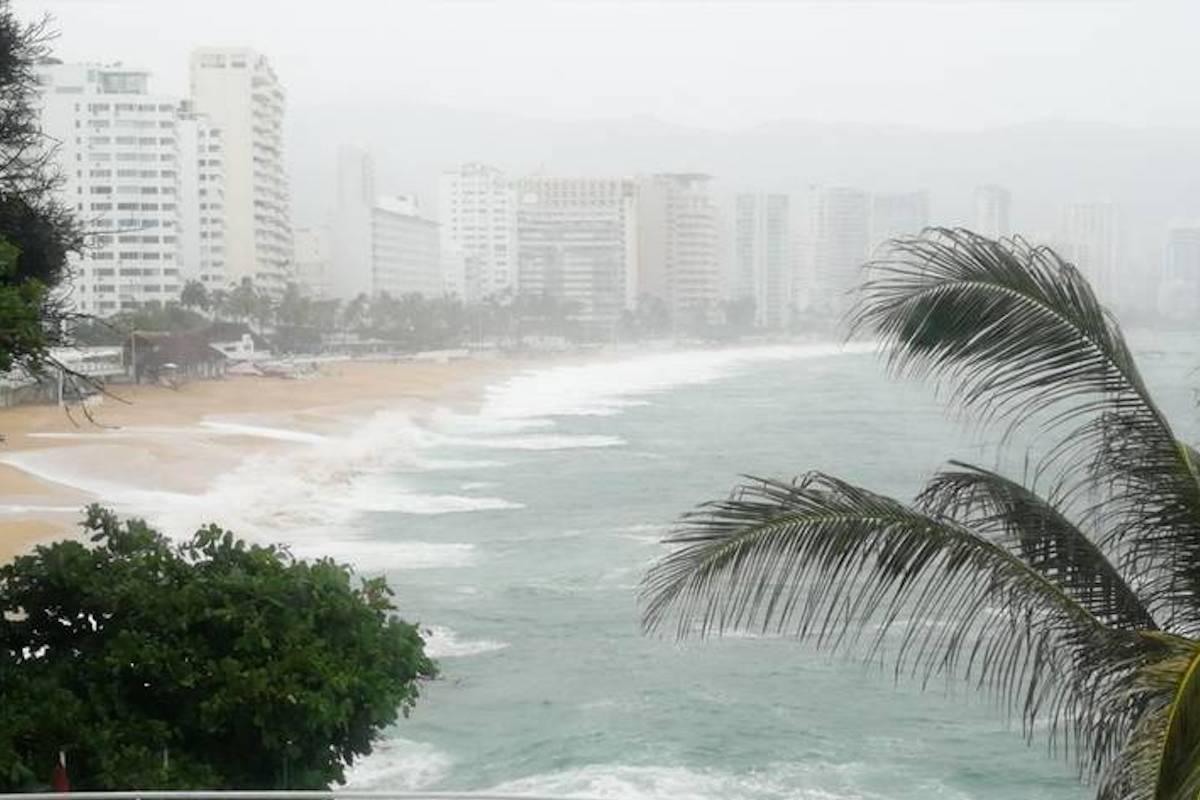 Alertan a Acapulco por potencial ciclón Cuatro-E