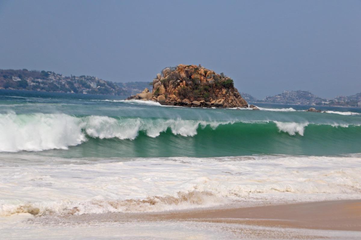 Detectan aumento en temperatura del mar en Acapulco; alertan cambios climáticos