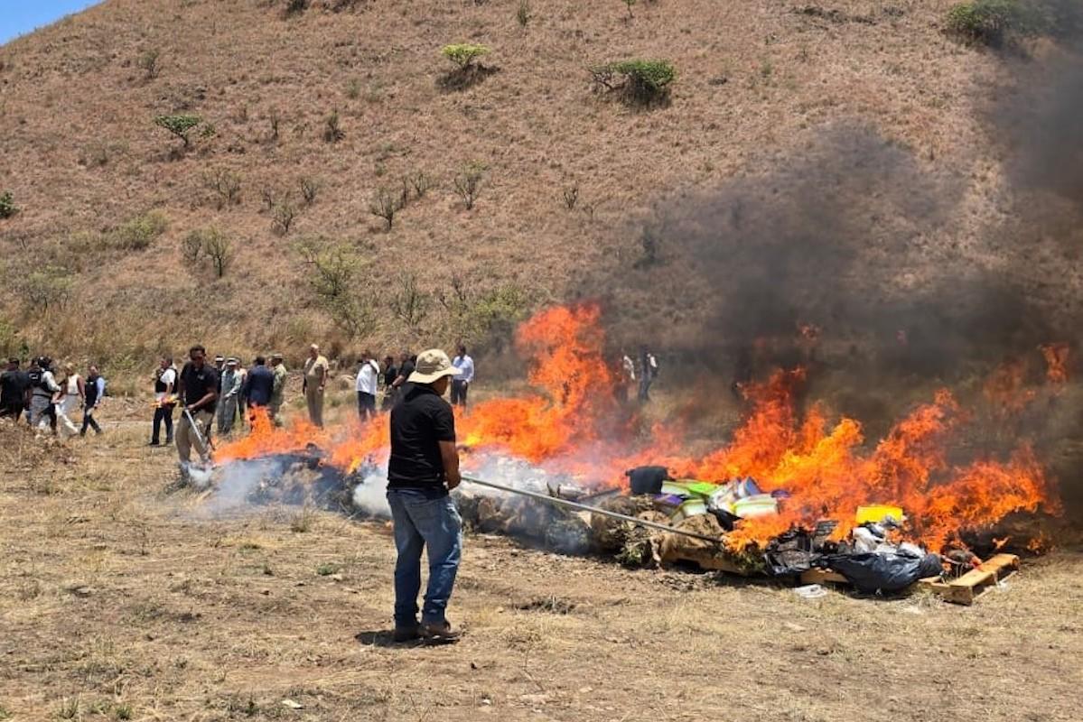 FGR incinera y destruye más de 450kg de narcóticos y 77 tragamonedas en Nayarit