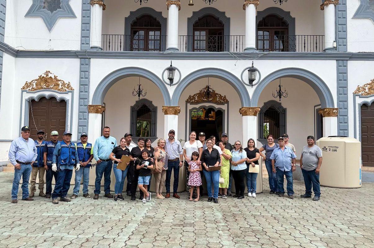Entregan más de 90 tinacos a bajo costo en Magdalena de Kino