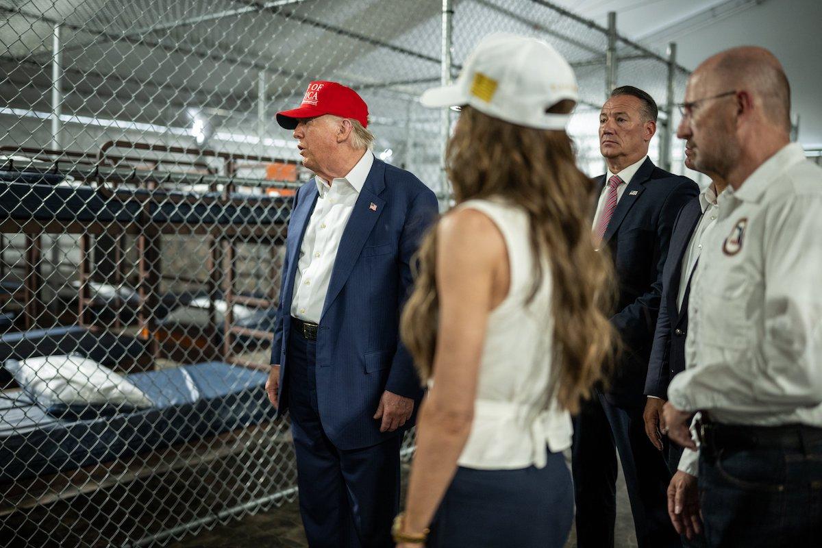 Trump inaugura un centro de detención migrante en Florida 