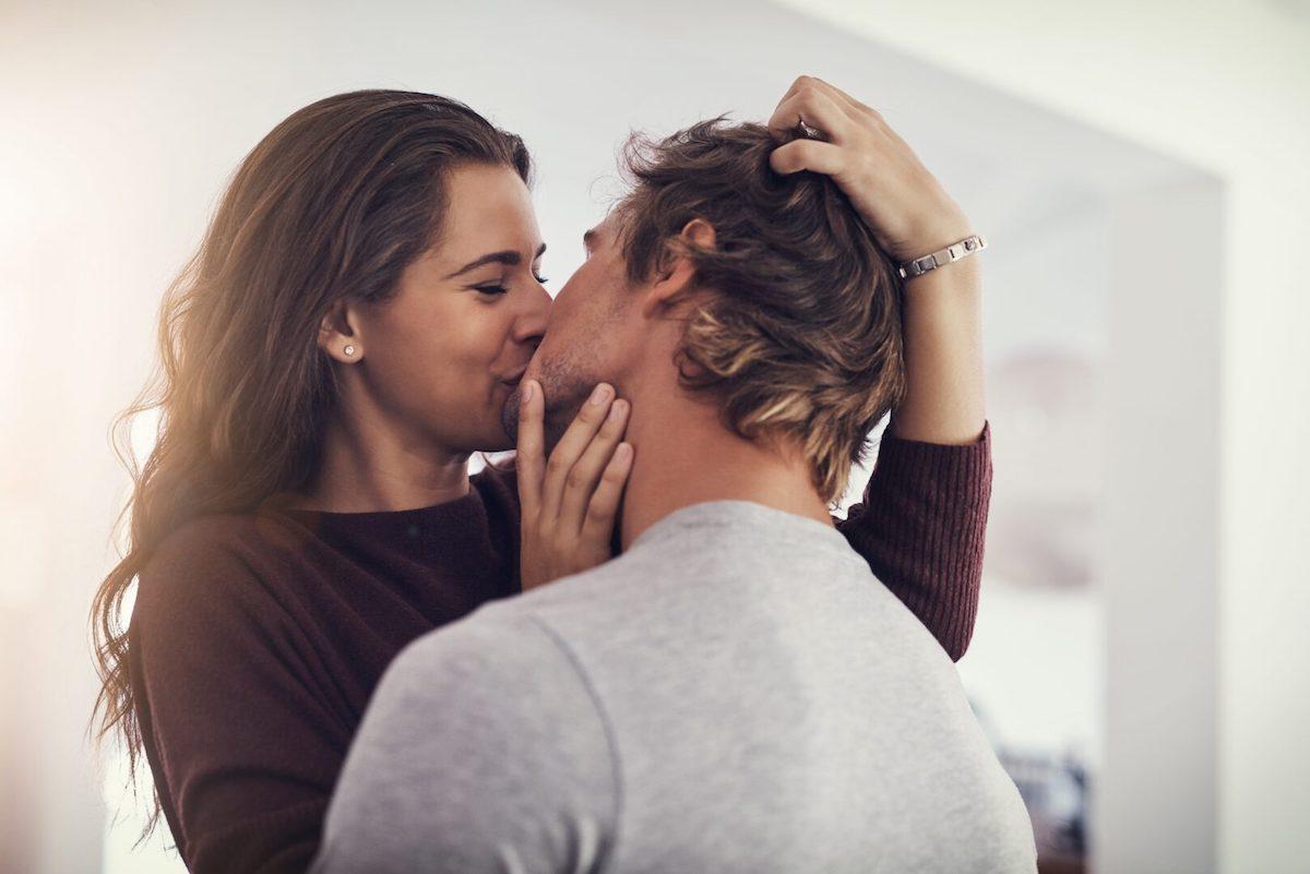Un beso, mil reacciones: la ciencia detrás del amor en los labios