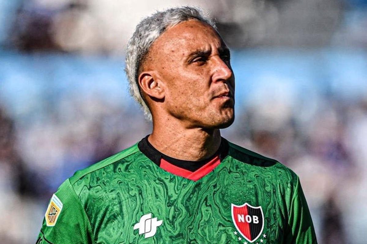 Pumas ficha a Keylor Navas