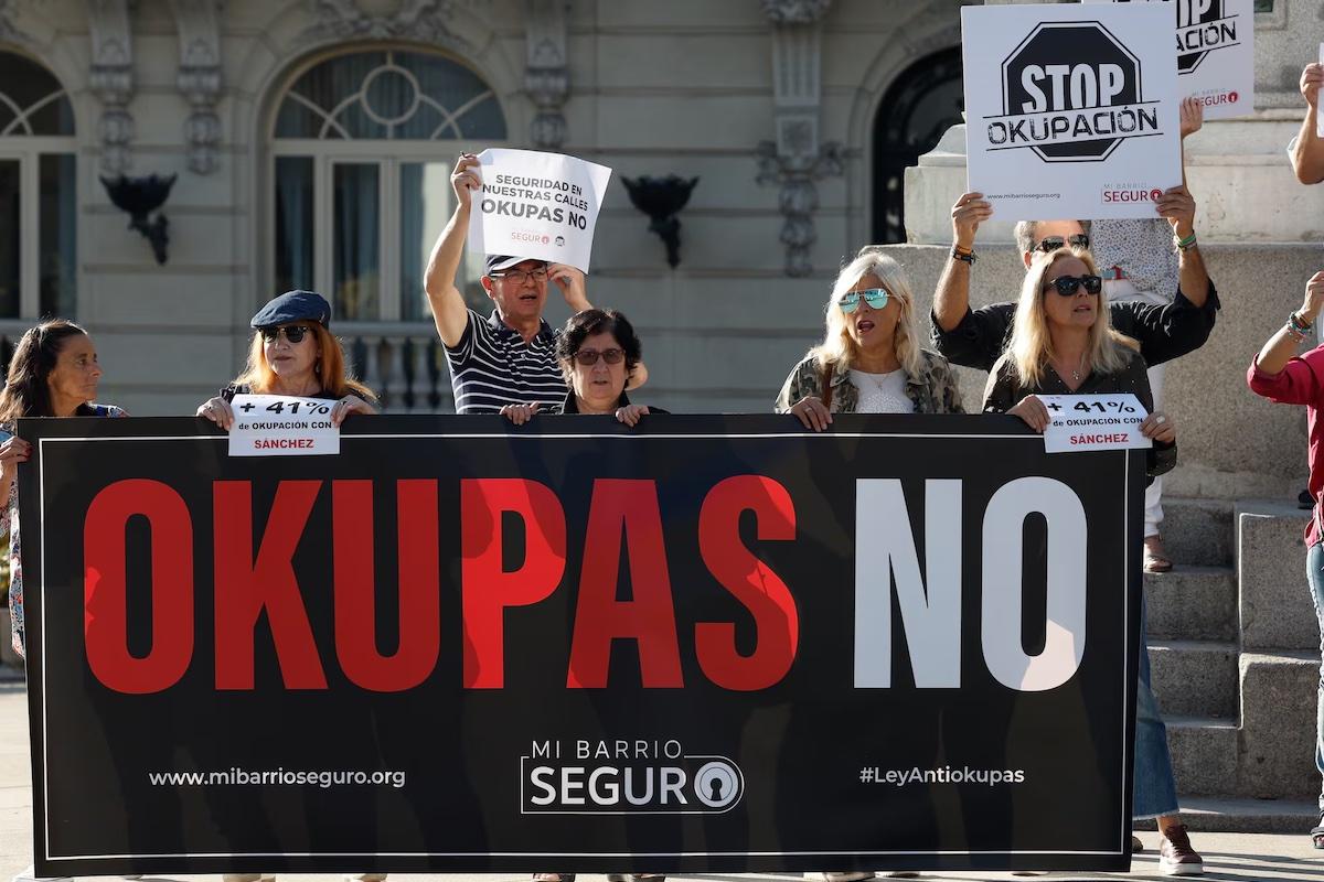 Señora invade la casa de un juez que había detenido orden de desalojo en España