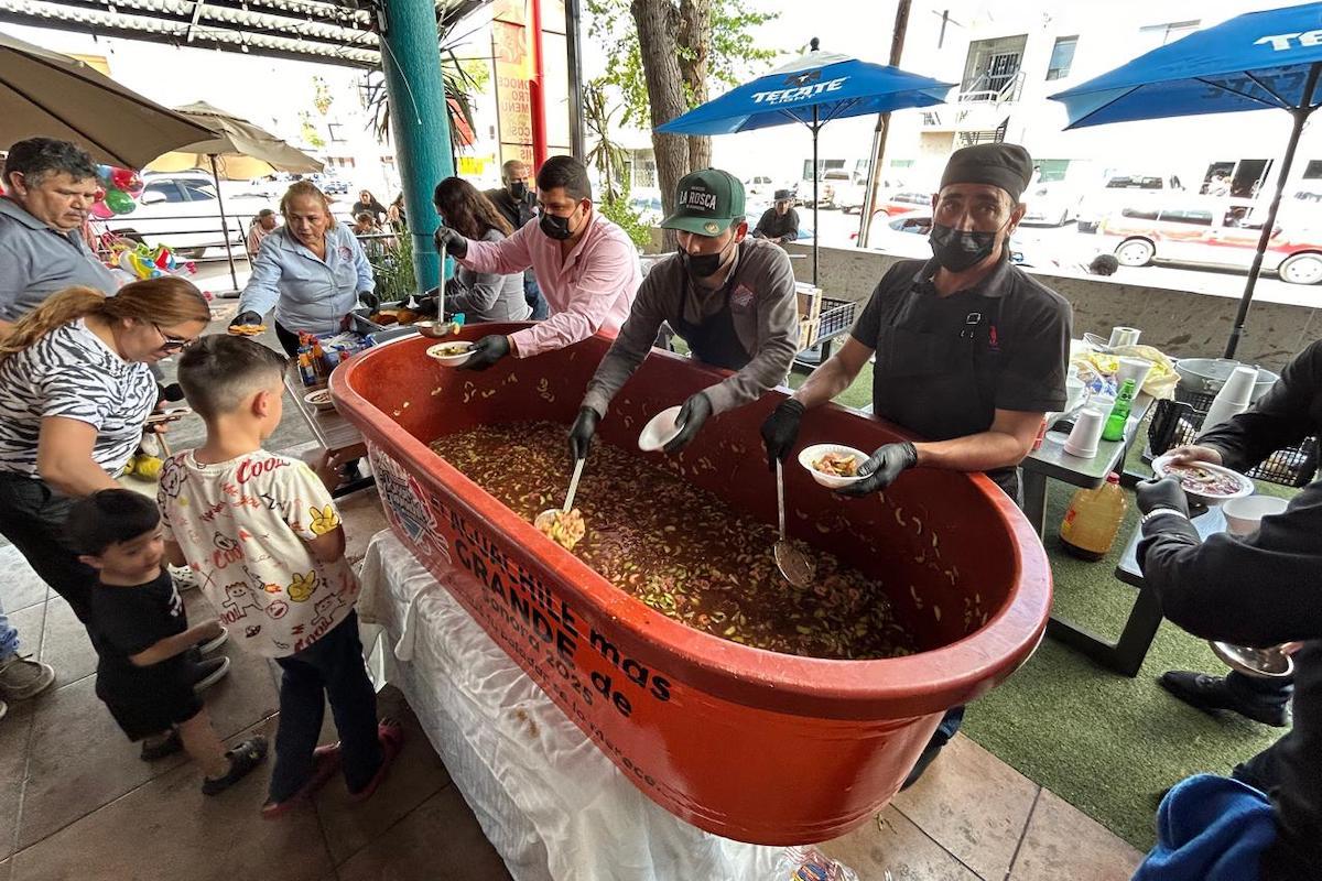 La Rosca de Guamúchil rompe récord con el aguachile más grande de Sonora