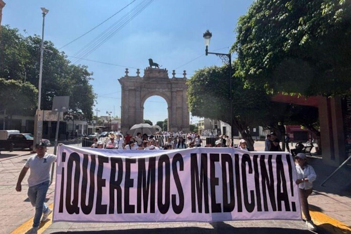 Protestan por desabasto de medicinas oncológicas en León